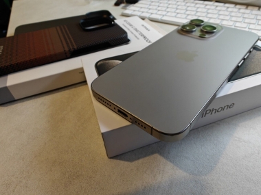 Hervorragend gebrauchtes Apple iPhone 15 Pro Max mit 256 GB der Güteklasse Aphoto1